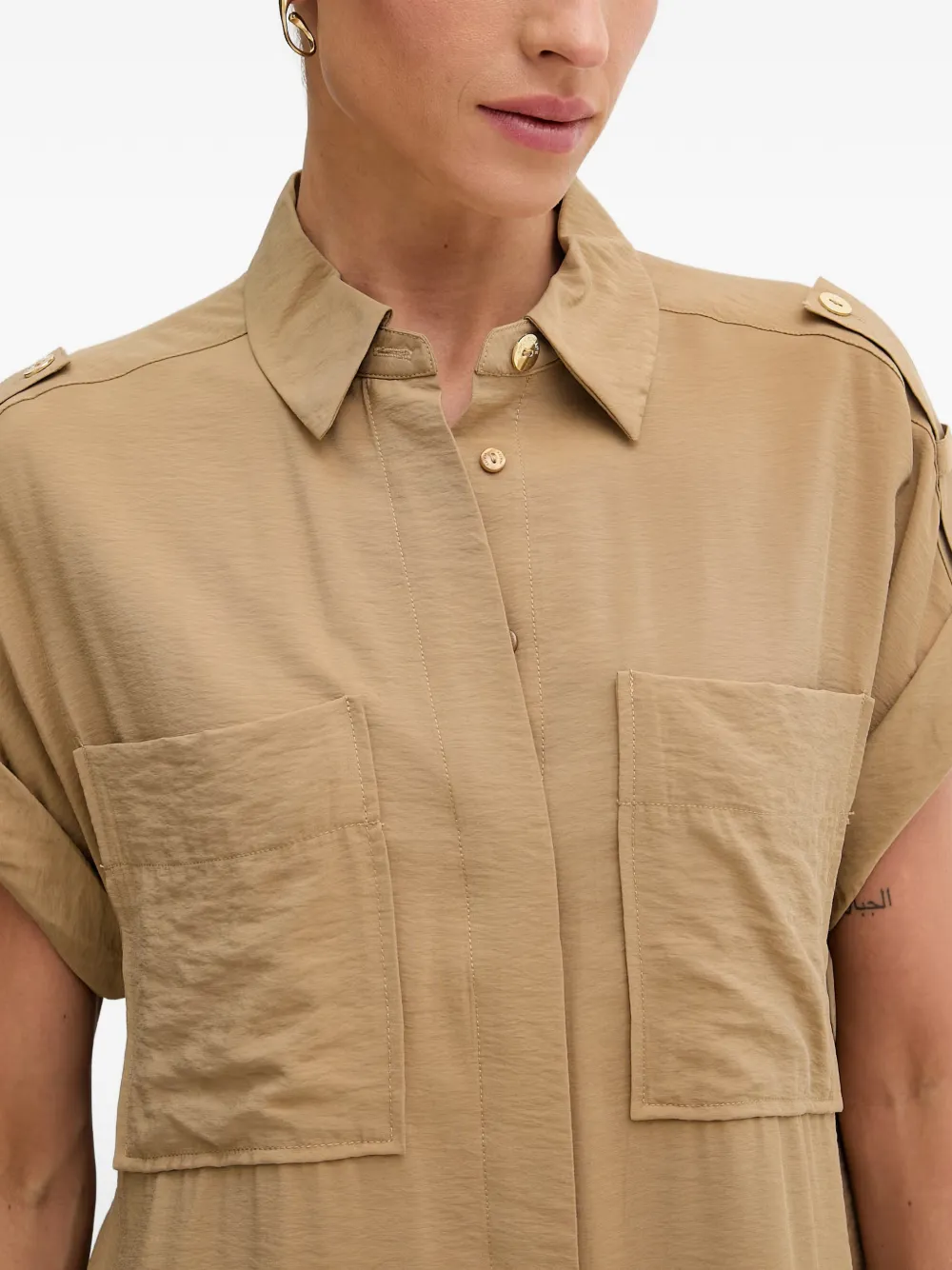 Lola Casademunt Blouse met opgestikte zak Beige
