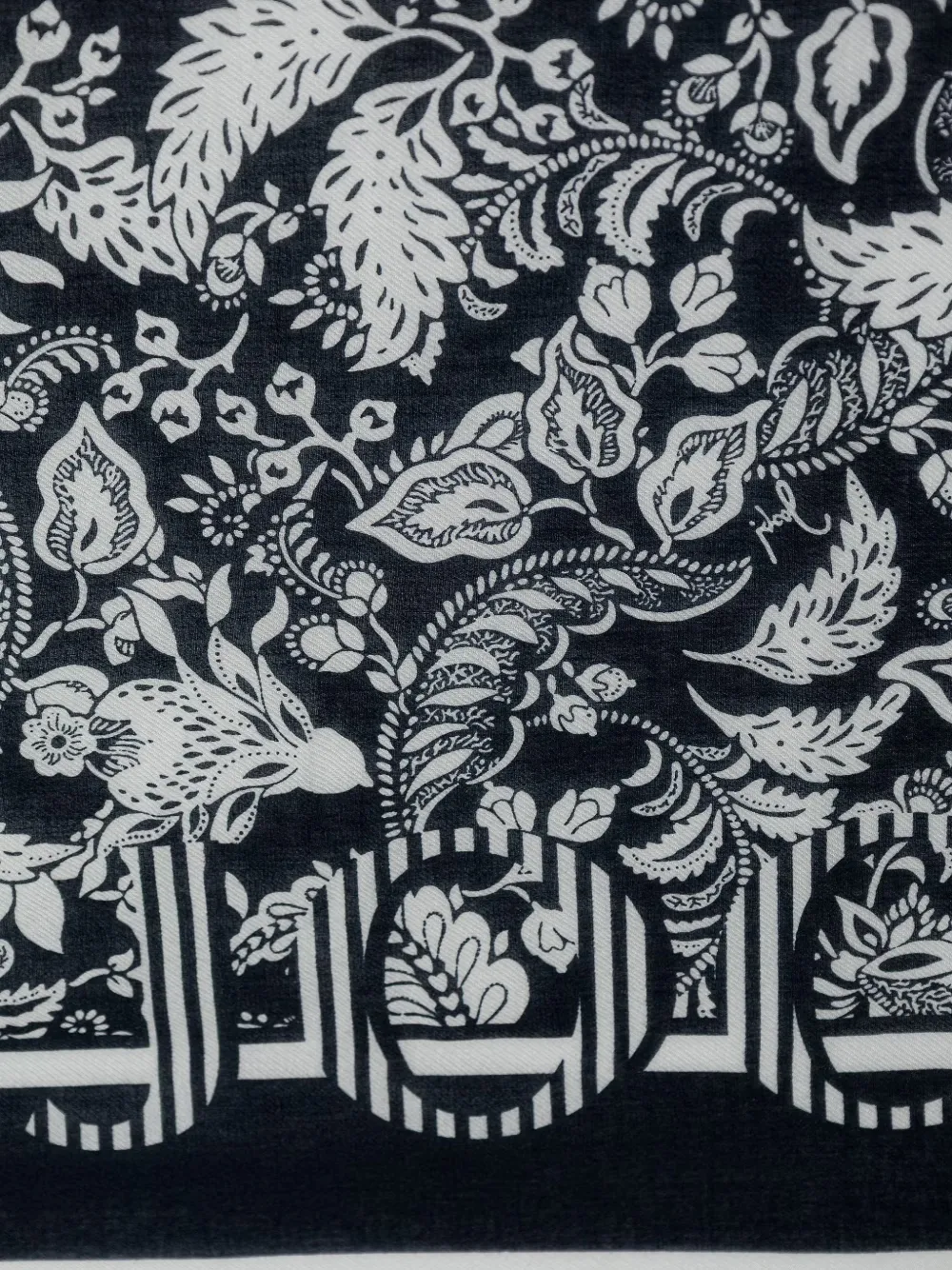 Joop! Adalia sjaal met bloemenprint en logo Zwart