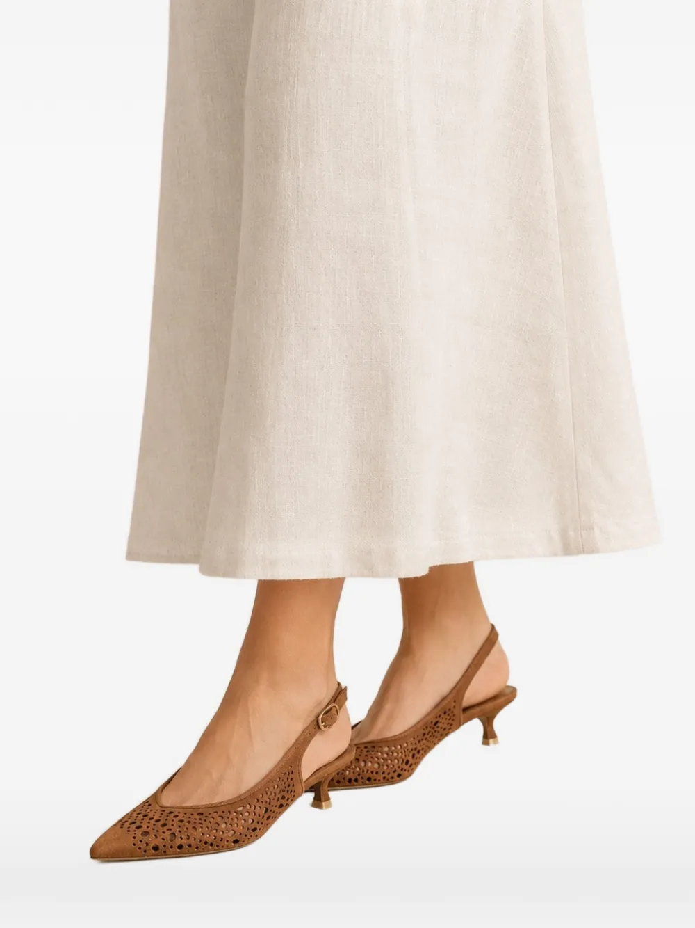 Poche Paris Geperforeerde suède slingback pumps Bruin