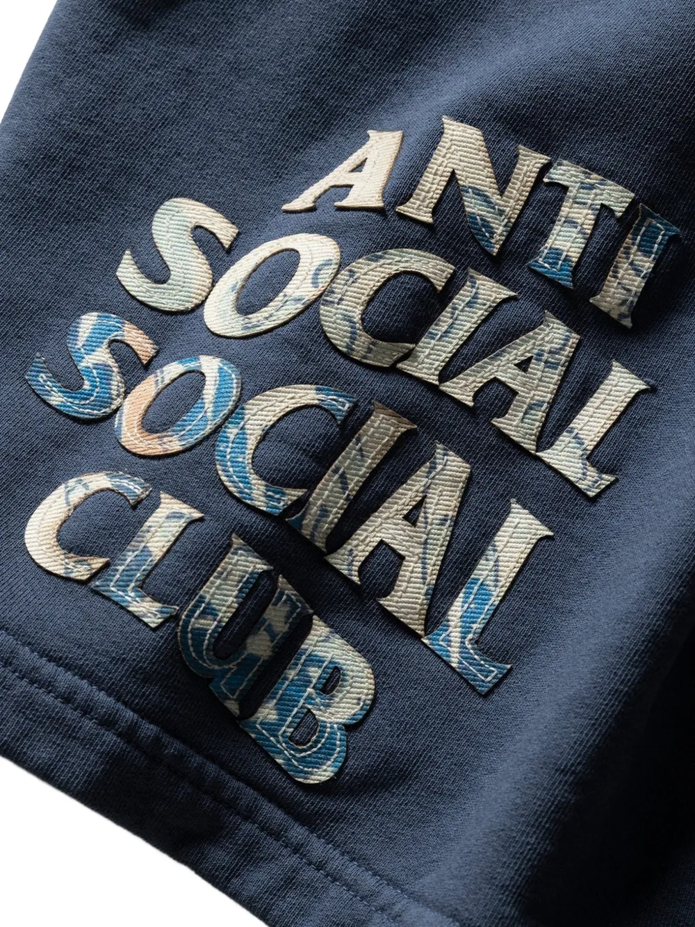 Anti Social Club Tonkatsu: Boro Wave shorts Blauw