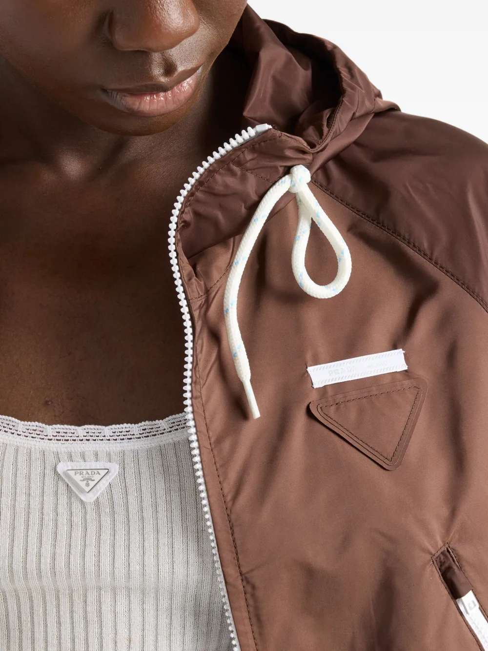 Prada Lichtgewicht Re-Nylon bomberjack Bruin