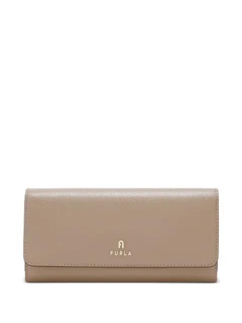 Furla cartera granulada con placa con logo