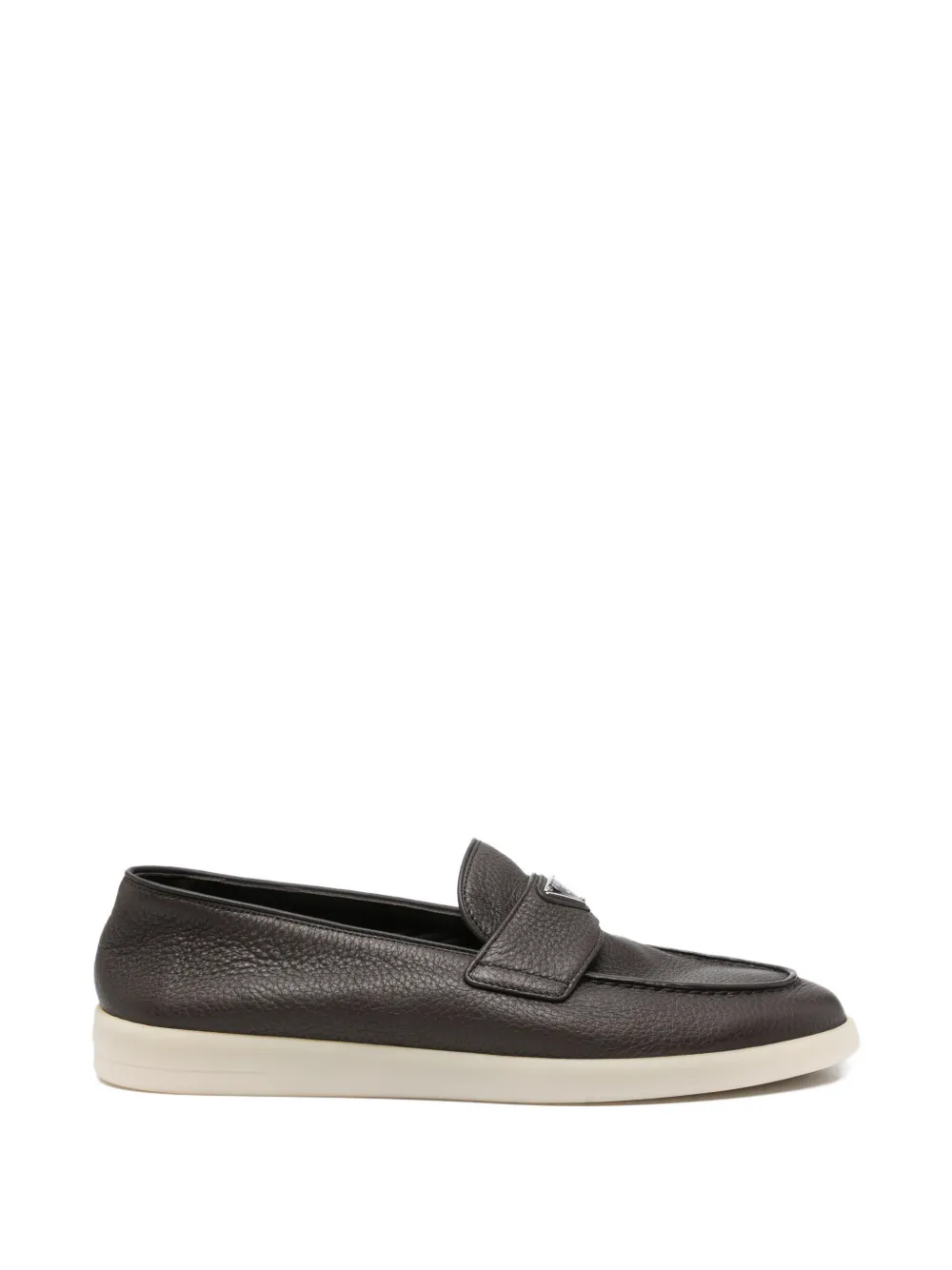Prada logo-plaque grained leather loafers - Marrone