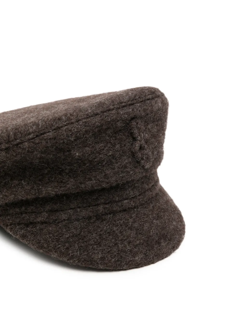 Ruslan Baginskiy Pet van wolblend Bruin
