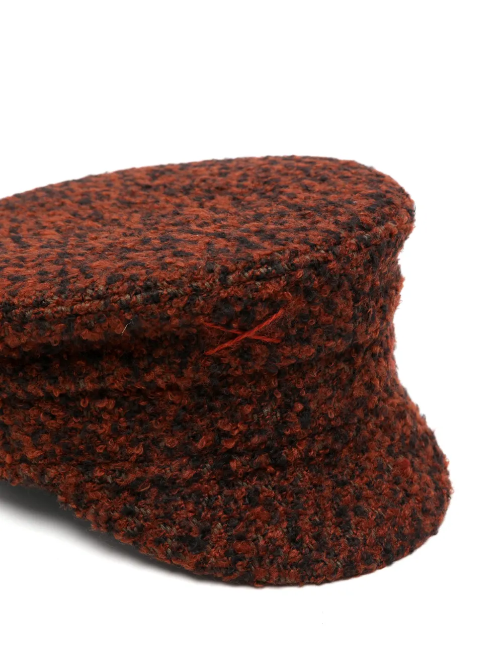 Ruslan Baginskiy Bakerboy pet van wolblend Bruin