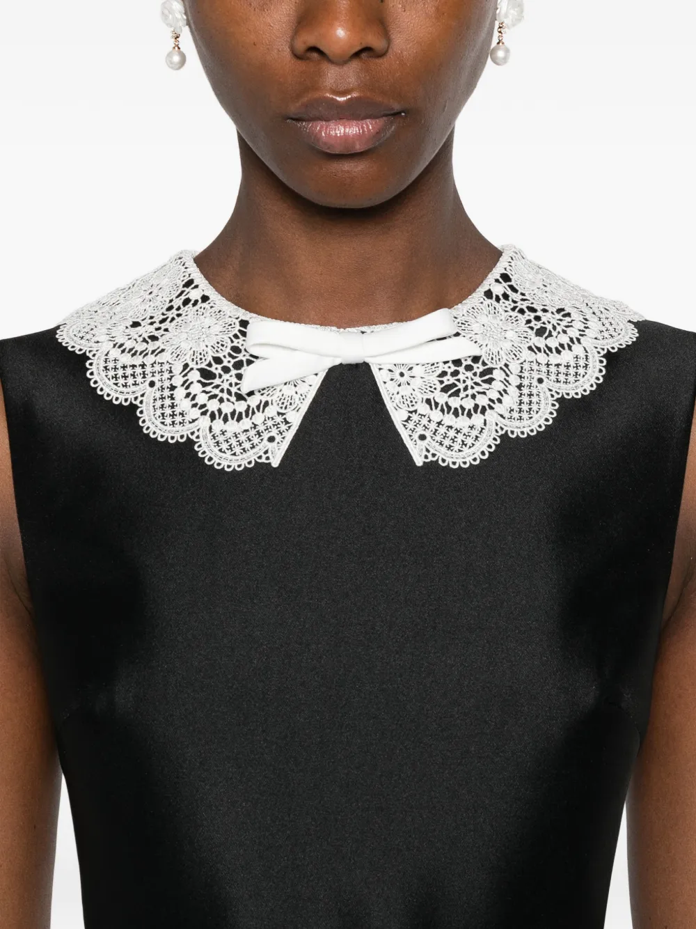 Self-Portrait midi-jurk met kanten kraag en peplum taille Zwart