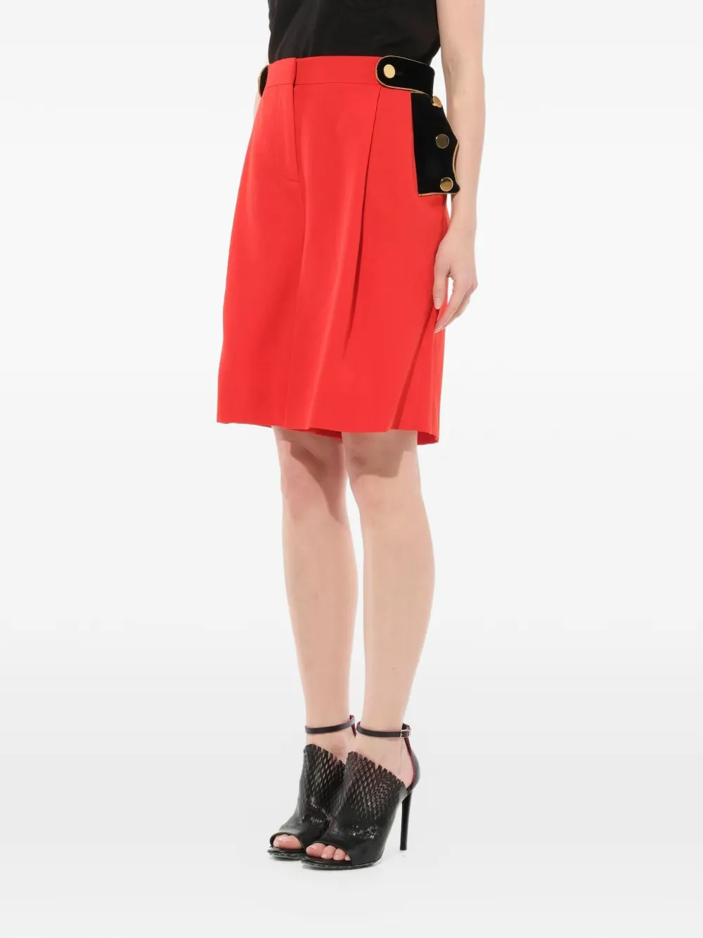 Givenchy Shorts met fluwelen afwerking en knoopdetail Rood