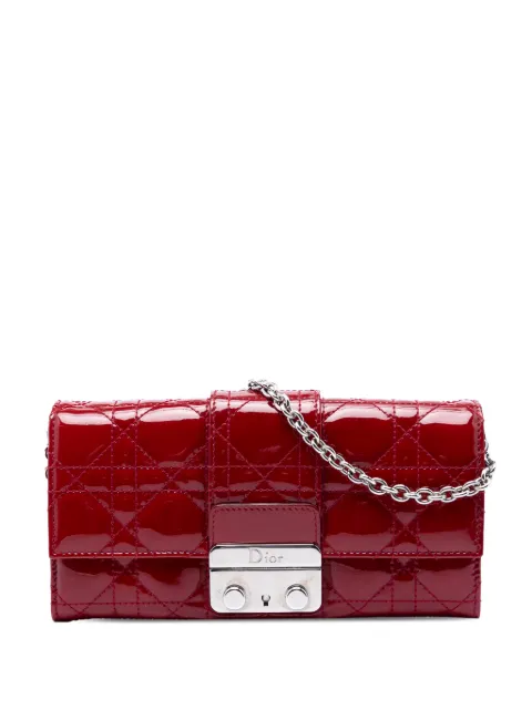 Christian Dior Pre-Owned portefeuille verni Cannage Lady Dior à bride en chaîne (2010)