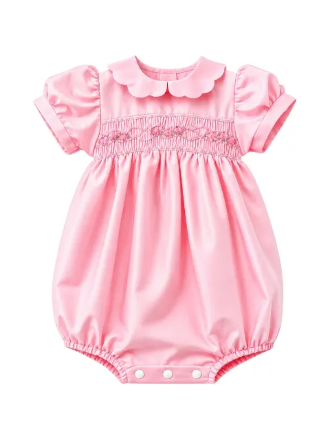 Mariella Ferrari romper con cuello festoneado