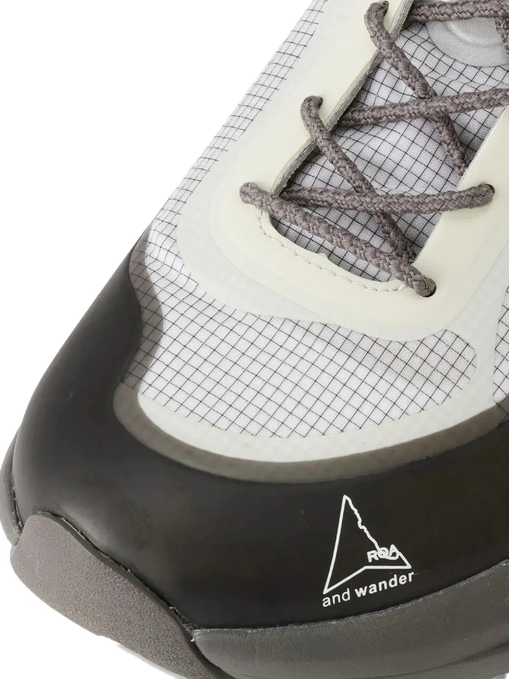 and Wander Ripstop sneakers met vlakken Beige