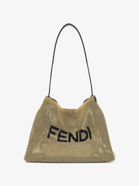 FENDI شنطة كتف كبيرة مطرزة بشعار الماركة