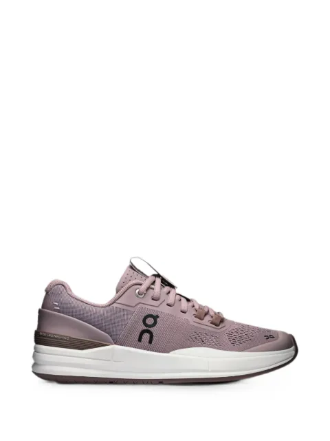 On zapatillas The Roger Pro