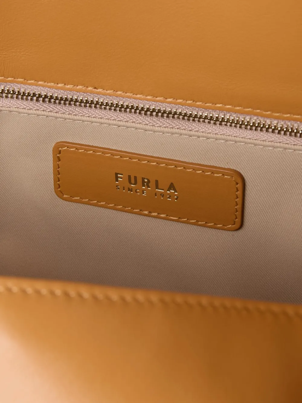 Furla Grote leren schoudertas Bruin