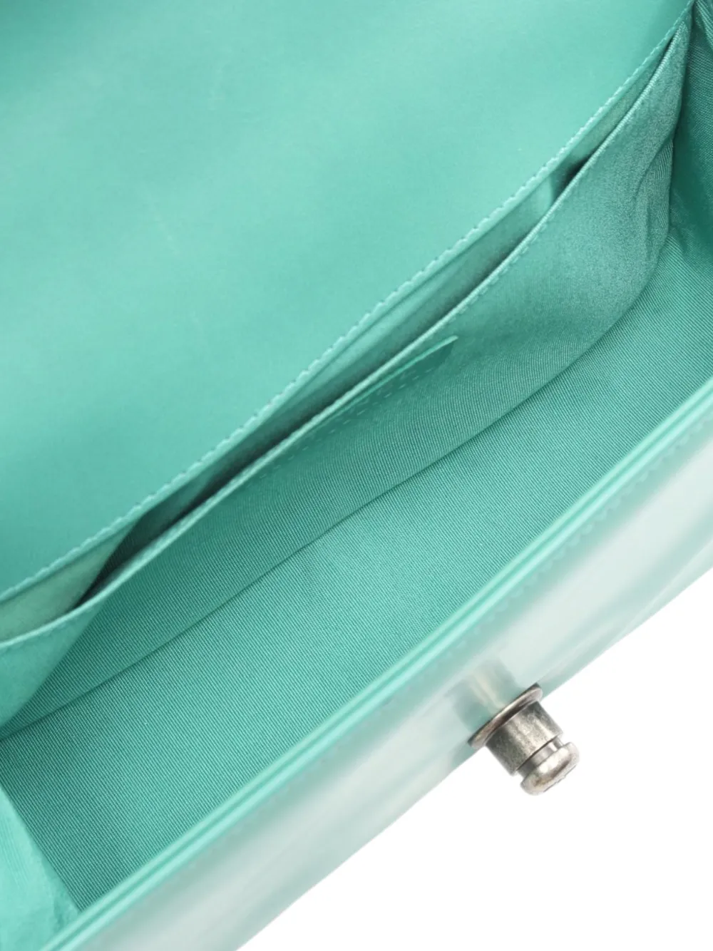Chanel Pre-owned 2015-2016 Old Medium Calfskin Boy Flap Shoulder Bag in Green, view 4