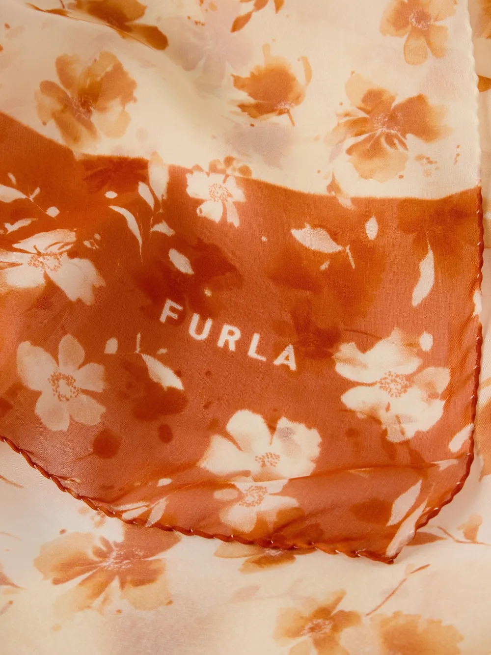Furla Primavera sjaal met bloemenprint Beige