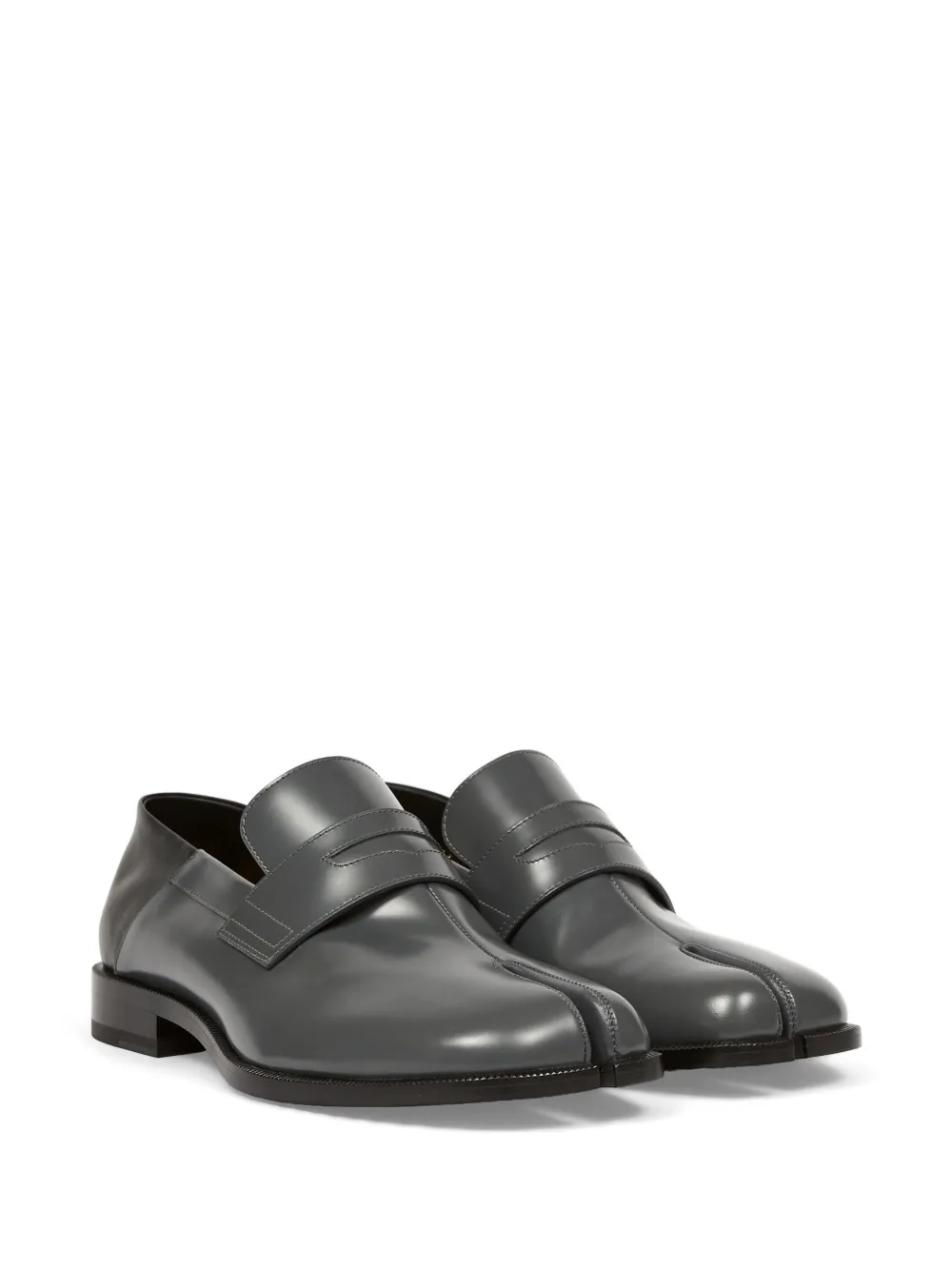Maison Margiela Tabi leather loafers Grijs