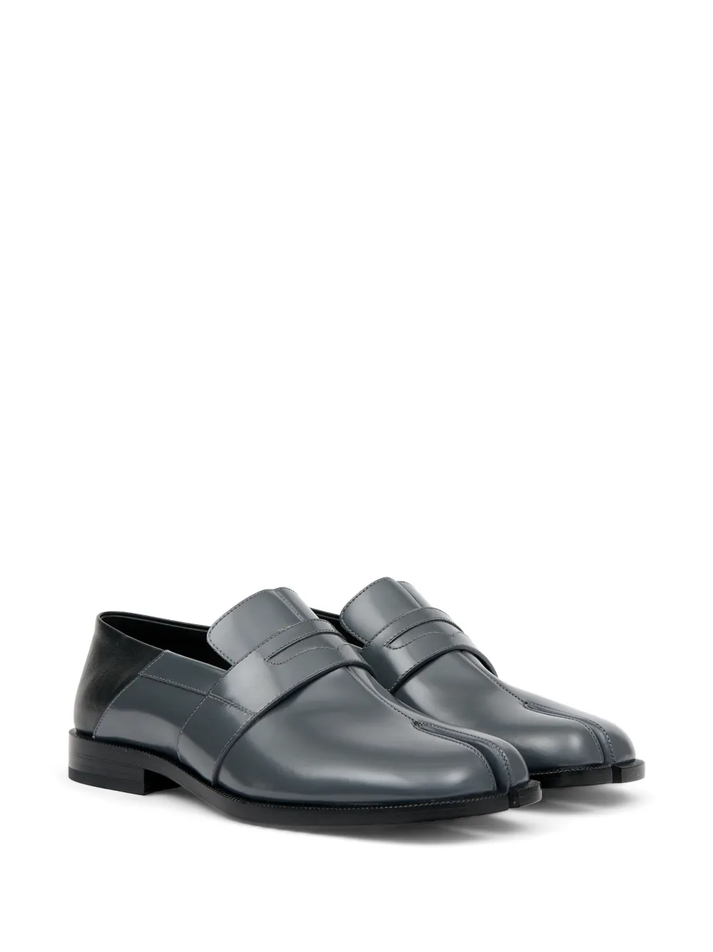 Maison Margiela Tabi leather loafers Grijs