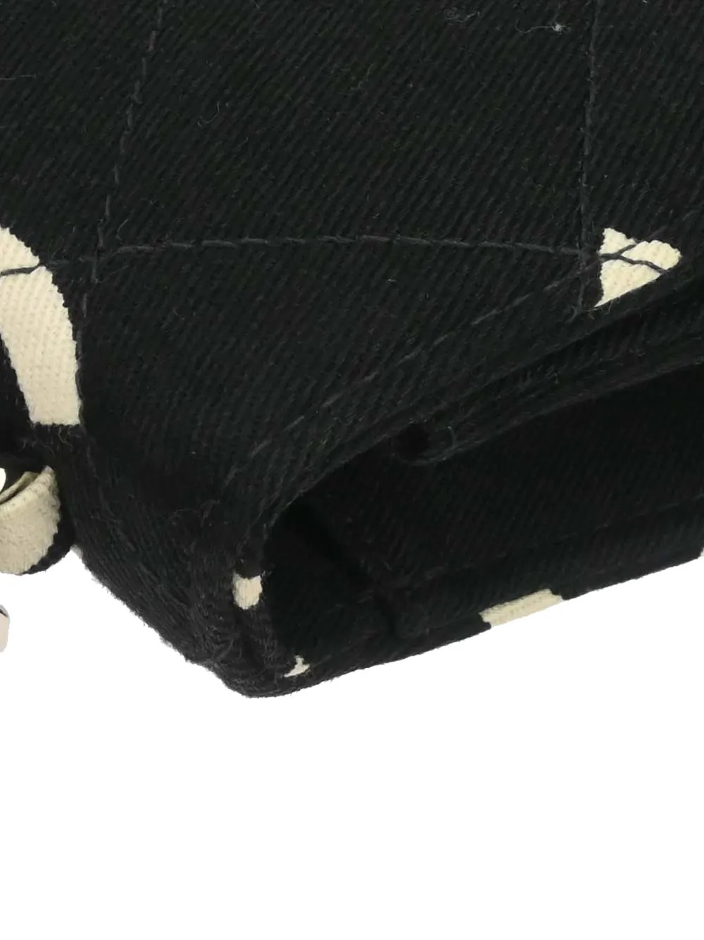 Chanel Pre-owned 1997 Logo-print Chain Shoulder Bag in Black, view 4