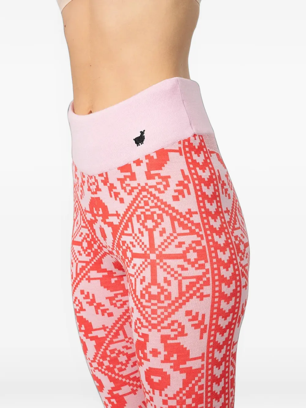 Kari Traa Saga basislaagset met top en broek en geometrisch patroon Rood