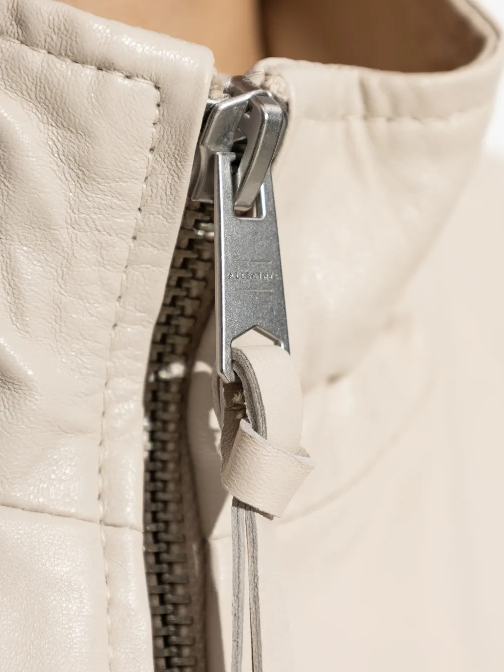 AllSaints Flor mouwloos gilet met hoge hals Wit