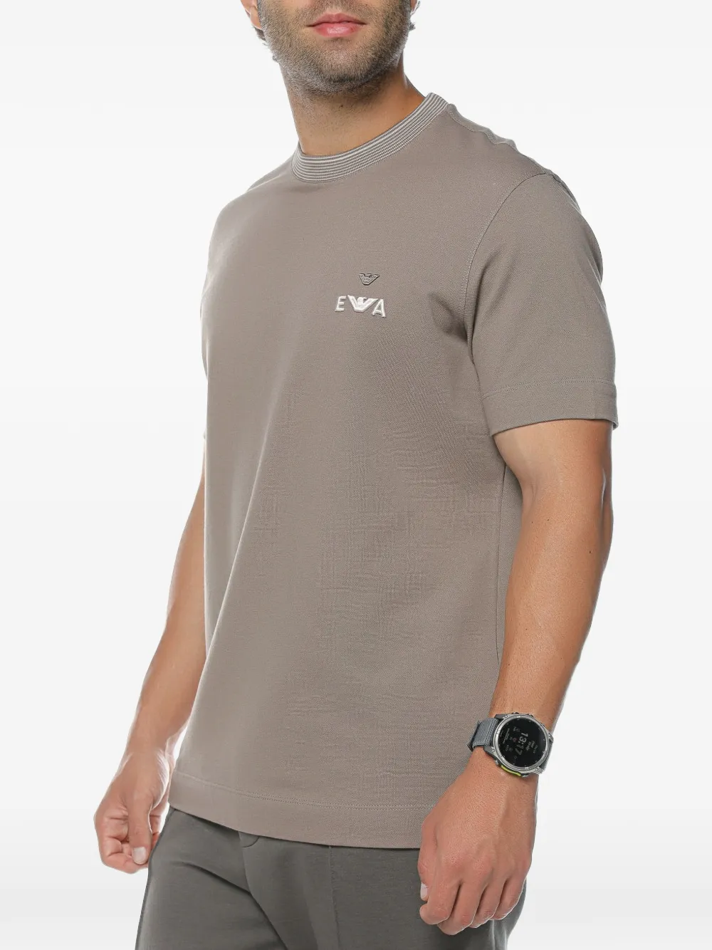 Emporio Armani T-shirt met logopatch en geribbelde afwerking Bruin