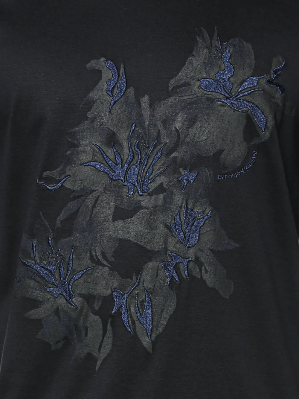 Emporio Armani T-shirt met geborduurde bloemen Blauw