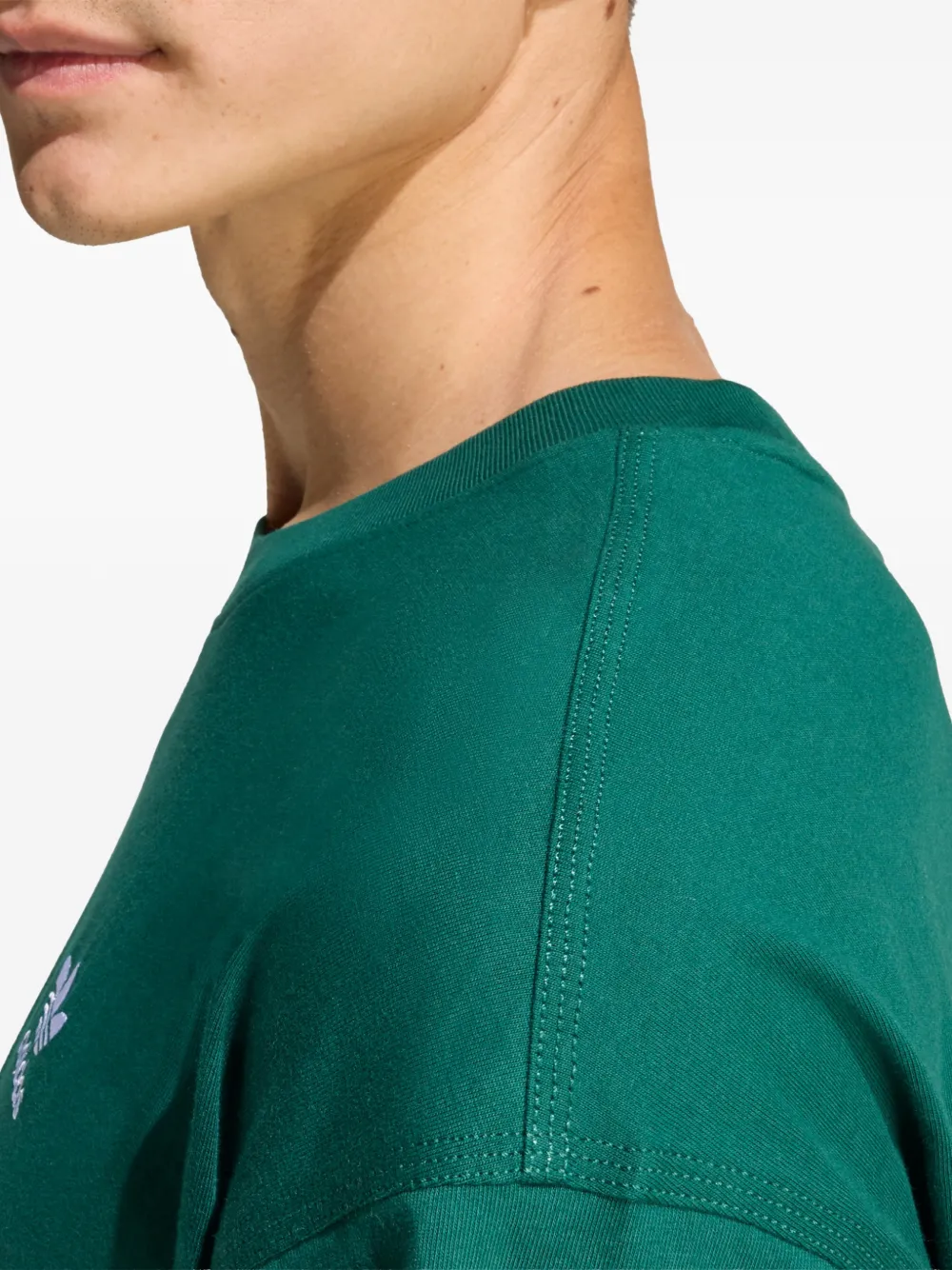 adidas T-shirt met geborduurd logo Groen