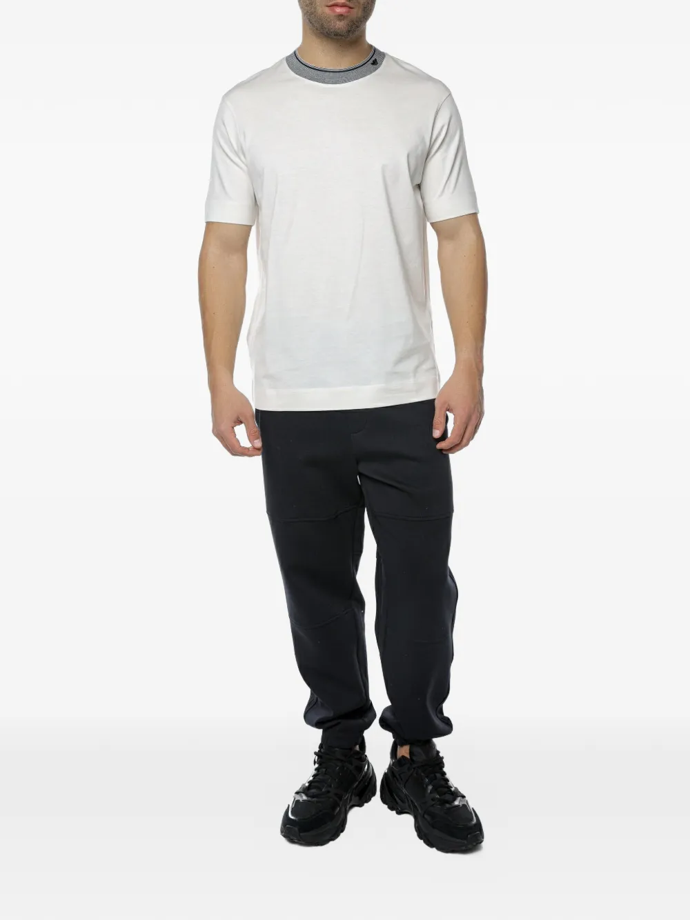 Emporio Armani T-shirt met contrasterende afwerking en logodetail Wit