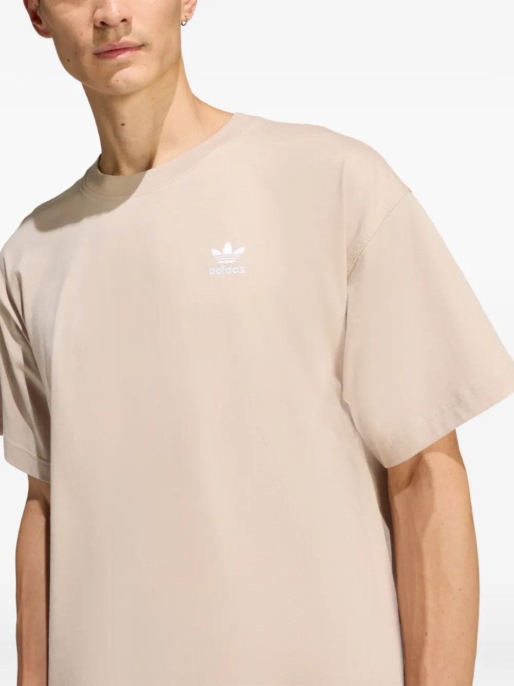 adidas Katoenen T-shirt met geborduurd logo Beige