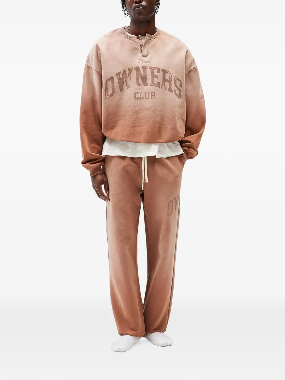Represent Owners Club sweater met logoprint Bruin