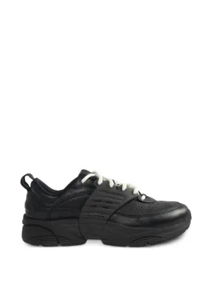 Nike Shox R4 logo-detail Sneakers | Black | FARFETCH ZA