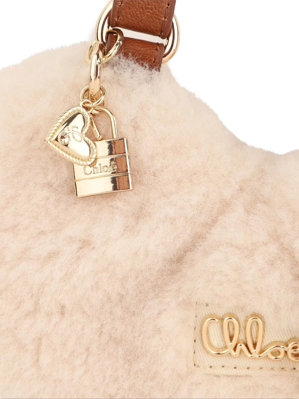 Chloé Kids Hartvormige schoudertas van imitatielamswol Beige