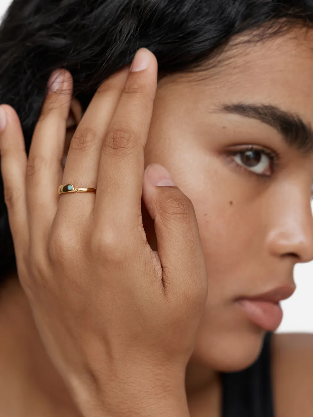 Monica Vinader Ring mit Schmucksteinen - Gold