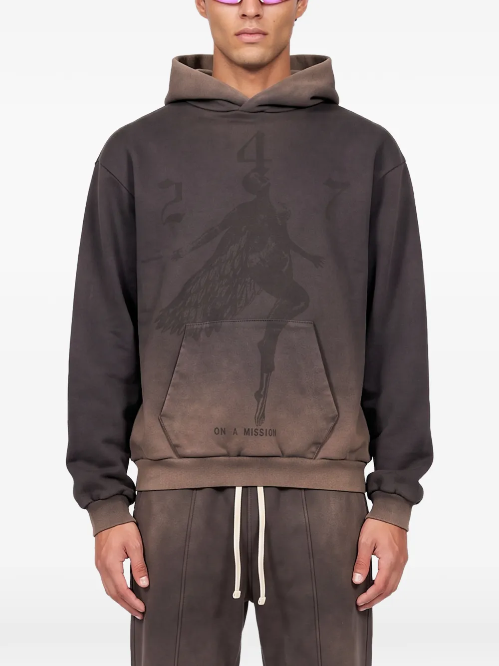 Represent 247 Fallen Angel hoodie met grafische print en vervaagd effect Bruin