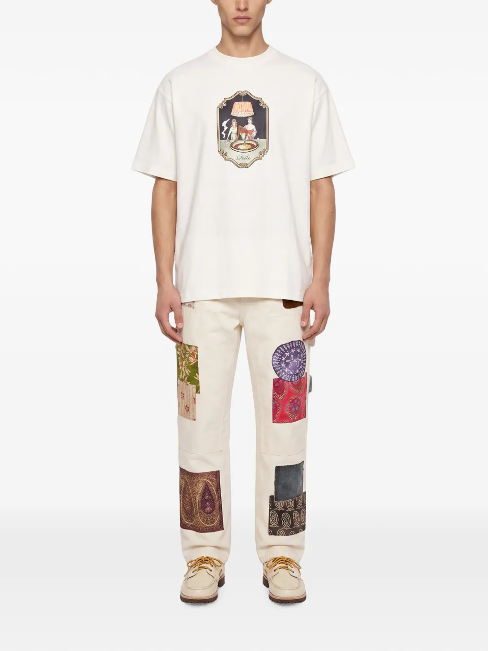 Drôle De Monsieur Scéne de Casino T-shirt met grafische print Beige