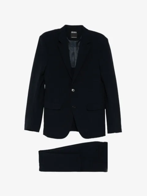Zegna traje con solapas de muesca y botones