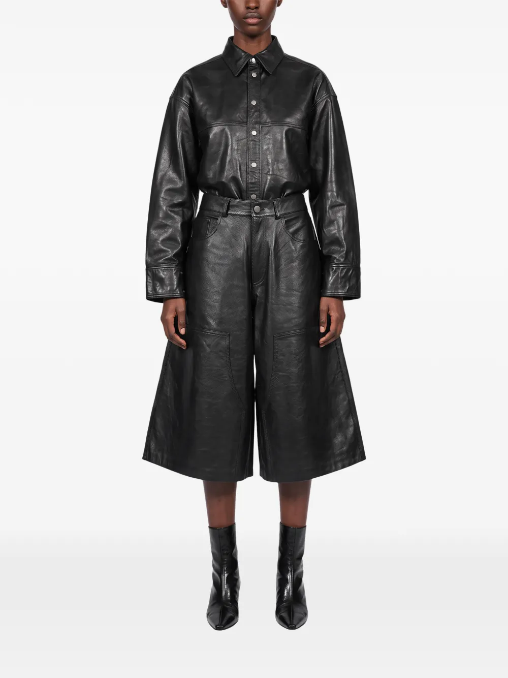 Haikure Legacy wide-leg leather shorts Zwart