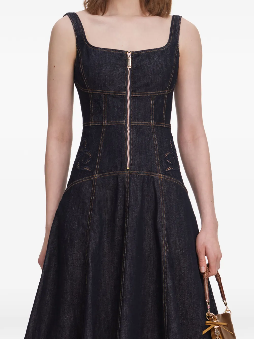 Self-Portrait Broderie anglaise midi-jurk met flared afwerking Blauw