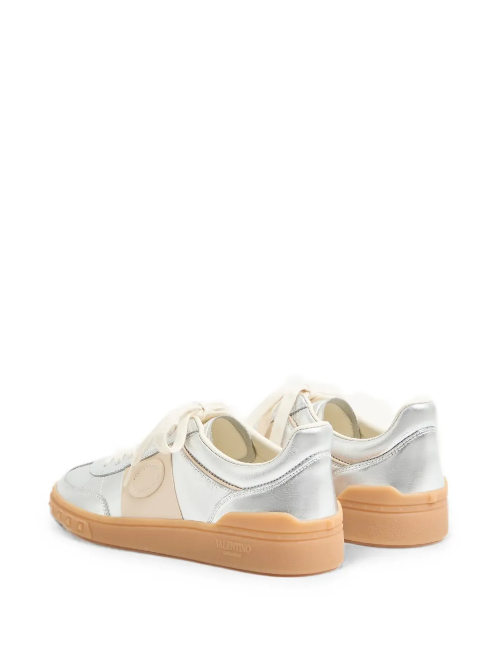 Valentino Garavani Upvillage gelamineerde kalfsleren sneakers met nappa kalfsleren band Zilver