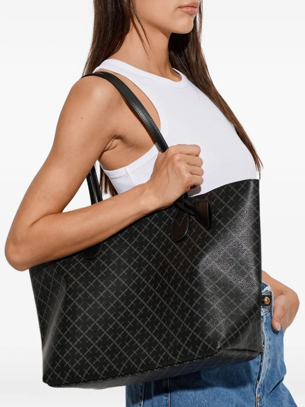 By Malene Birger Medium Abi shopper met monogram Zwart