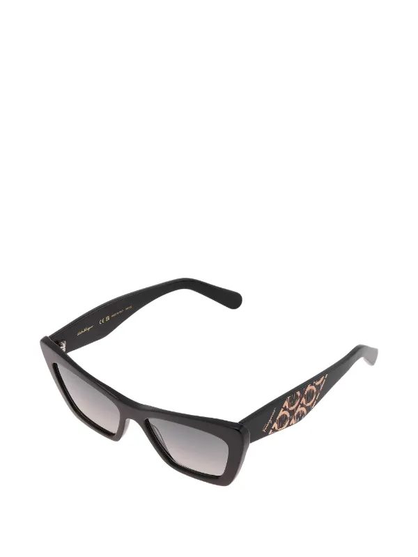 Ferragamo Eyewear ガンチーニ キャットアイ サングラス | ブラック