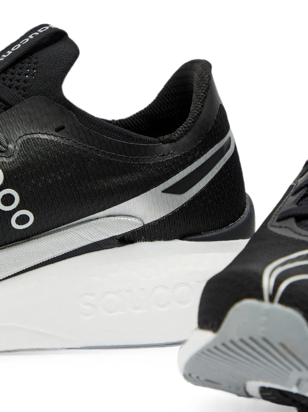 Saucony Endorphin Pro 5 sneakers Zwart