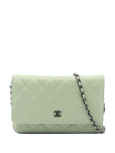 CHANEL Pre-Owned 2021s Matelassé chain wallet
