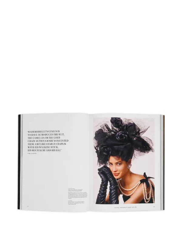 THAMES E HUDSON Chanel In Vogue アートブック | ブラック | FARFETCH JP