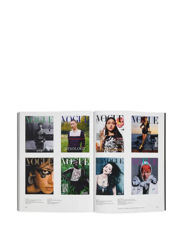 THAMES E HUDSON Chanel In Vogue Book | Black | FARFETCH