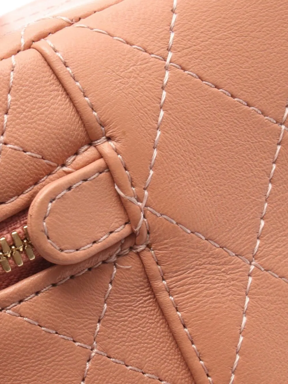 Chanel Pre-owned 2018-2019 Matelassé Cross Body Bag in Pink, view 5