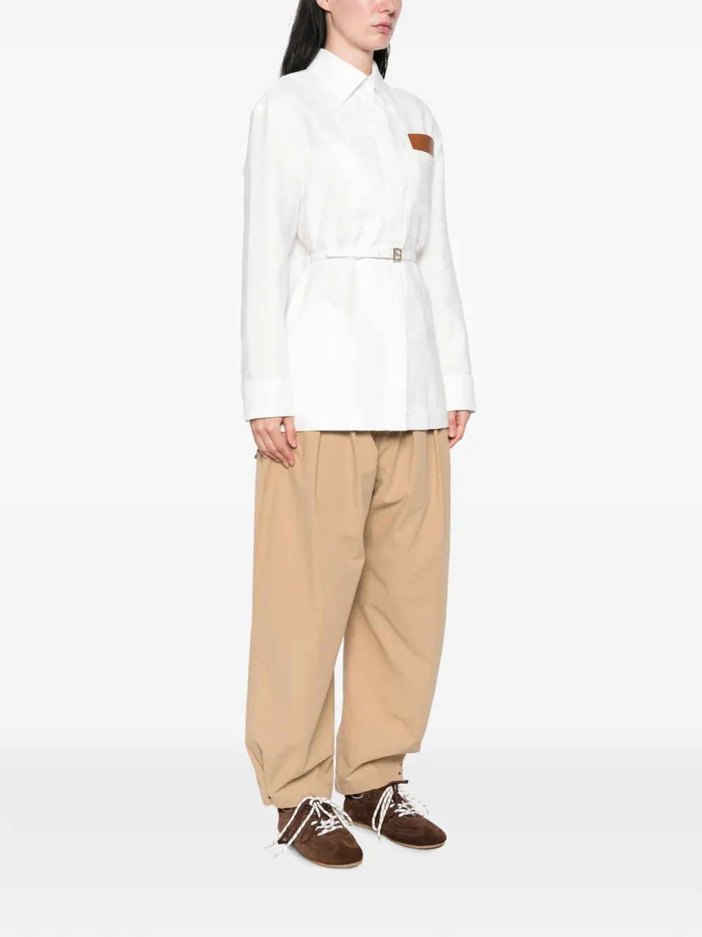 FENDI Blouse met logo-patch en ceintuur Wit
