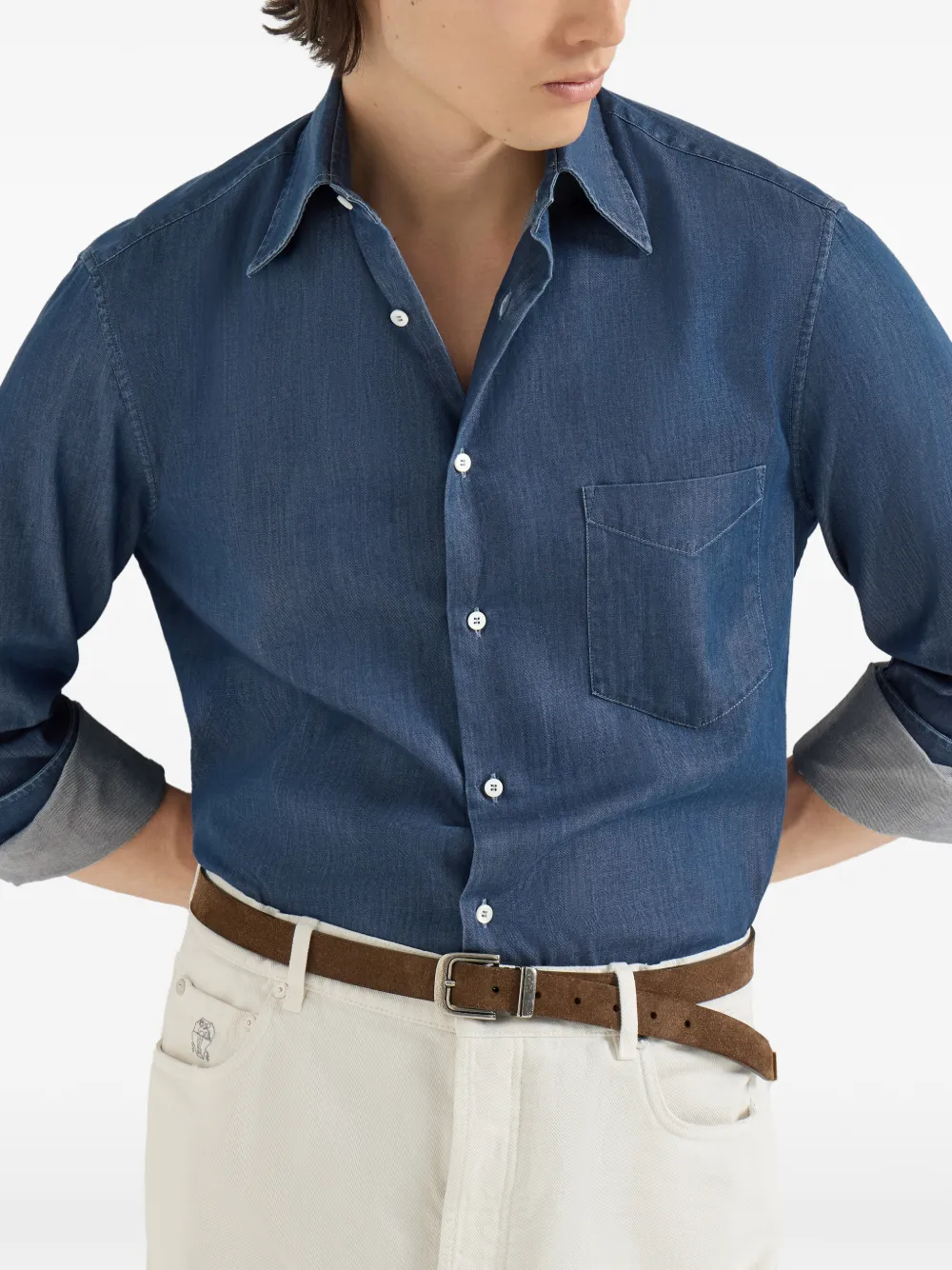 Brunello Cucinelli Lichtgewicht denim overhemd met Italiaanse kraag en borstzak Blauw