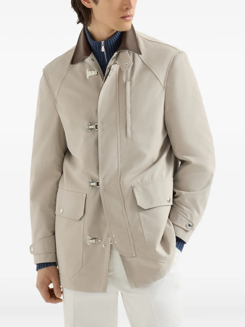 Brunello Cucinelli Waterbestendig microvezel jack met haaksluiting en nappa leren inzetstukken Beige