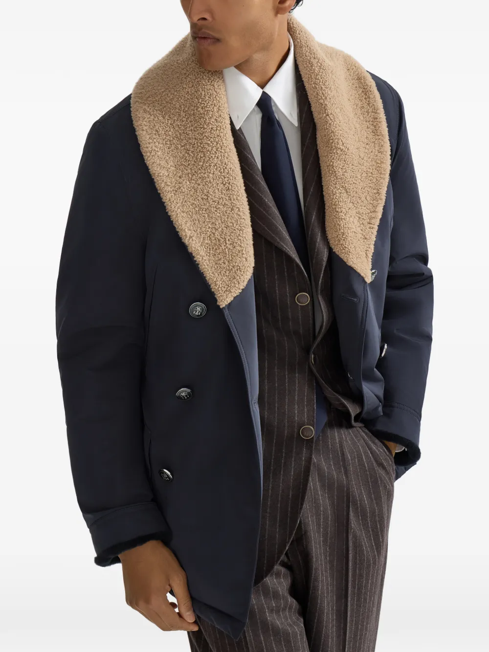 Brunello Cucinelli Nylon jas met dubbele rij knopen en lammy voering Blauw